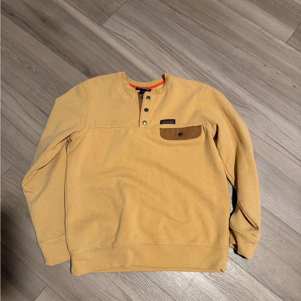 Women’s Patagonia Sweater with Chest Pocket